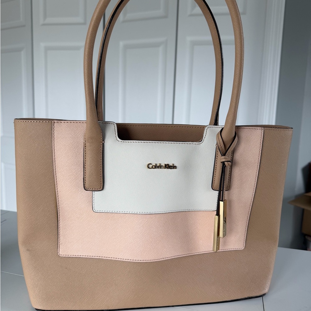 Calvin Klein Beige and Cream Tote Bag - Picture 1 of 5